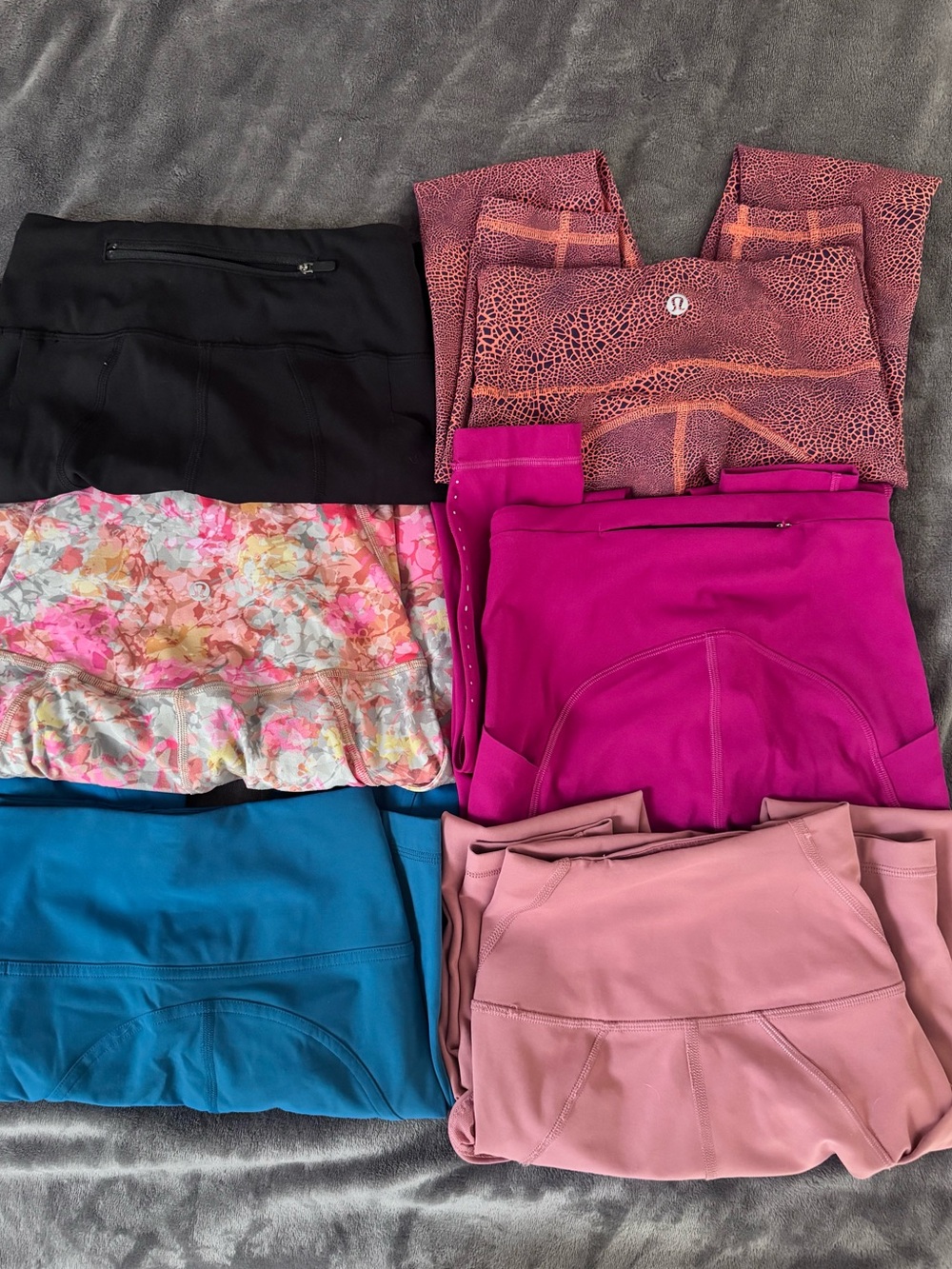 Lululemon legging bundle - 6 pairs. Great condition! - Picture 8 of 16